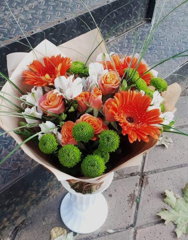 Букет цветов из: Герберы, Хризантемы, Альстромерии и Розы в Азово