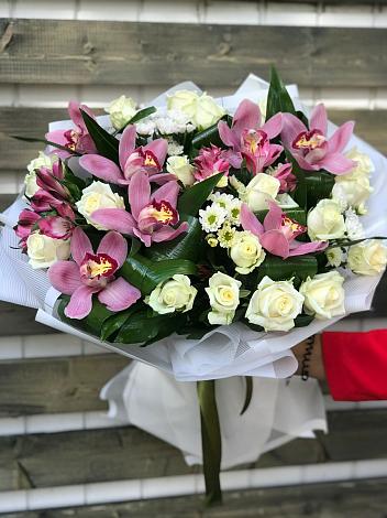 Букет цветов из: Розы и Хризантемы в Азово