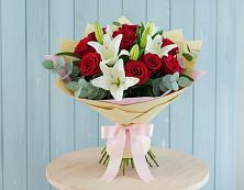 Букет цветов из:  Лилии и Розы #REPLACE_PRED# Азово