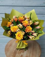 Букет цветов из:  Альстромерии и Розы в Азово