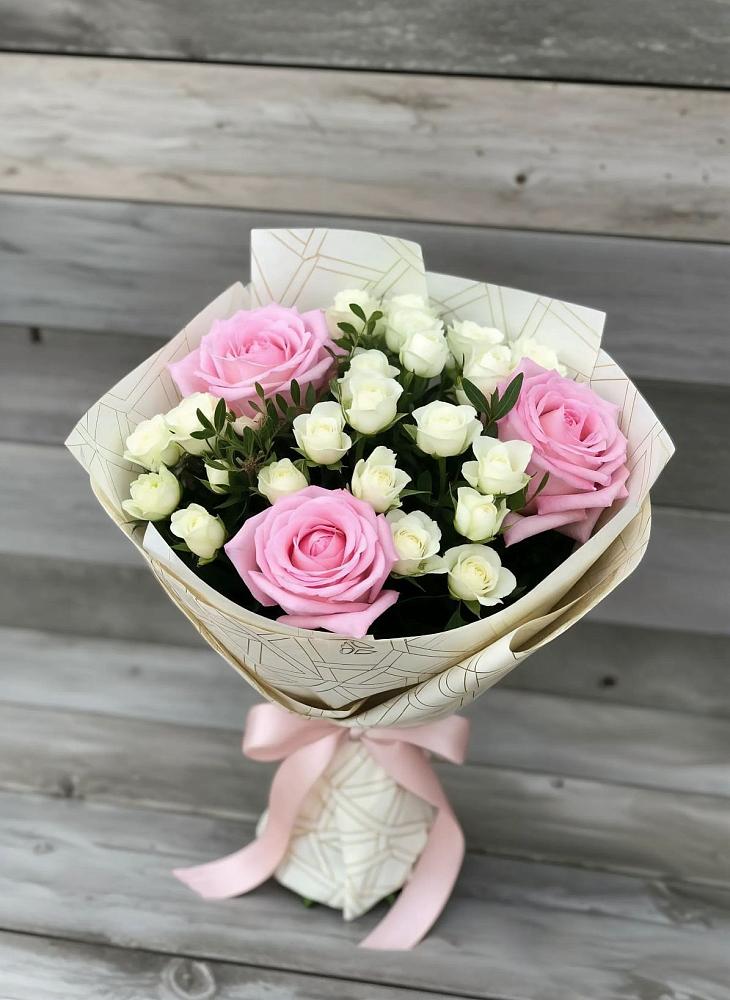 Букет цветов из: Розы в Азово