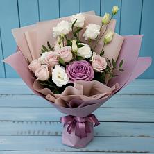 Букет цветов из:  Розы и Лизиантусы в Азово