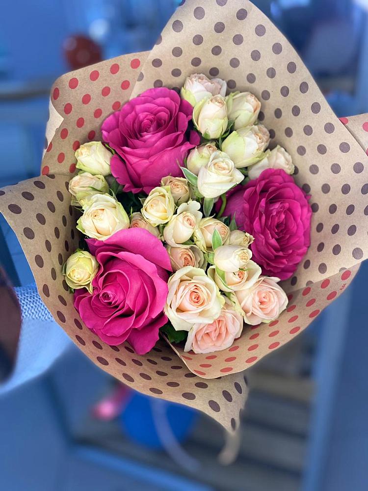 Букет цветов из: Розы в Азово