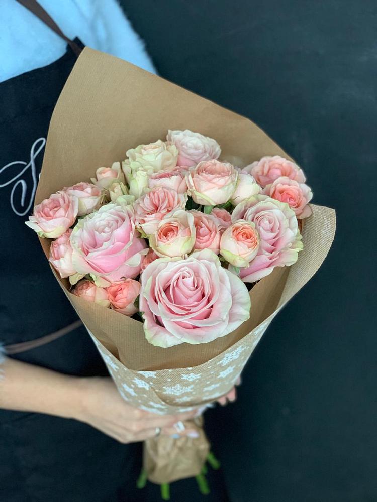 Букет цветов из: Хризантемы и Розы в Азово