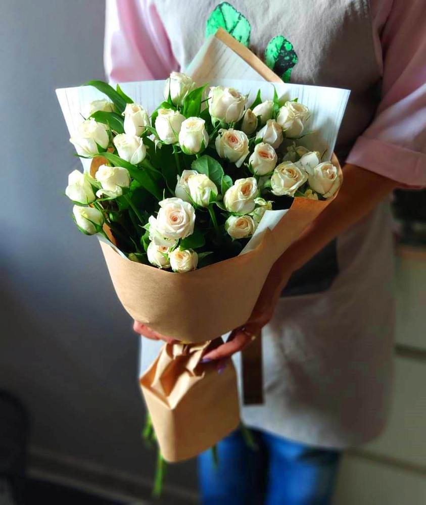 Букет цветов из: Розы в Азово