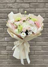 Букет цветов из:  Гвоздики, Розы, Лизиантусы и Хризантемы в Азово