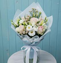 Букет цветов из:  Розы и Лизиантусы в Азово