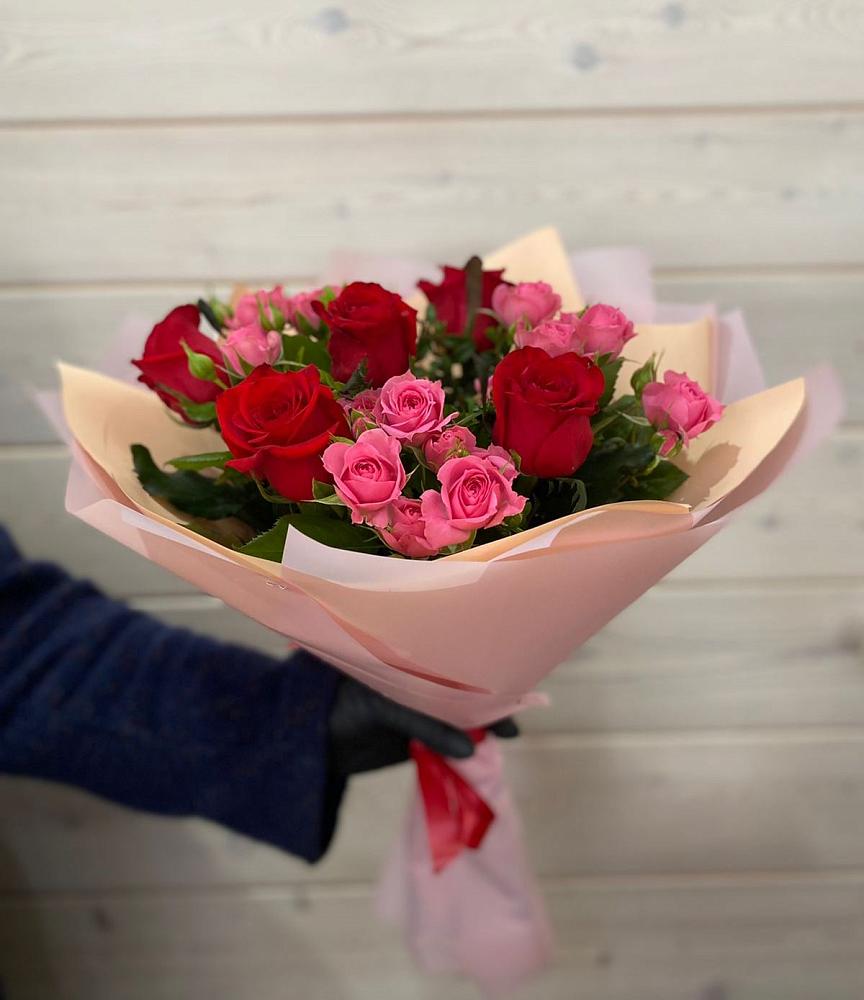Букет цветов из: Розы в Азово
