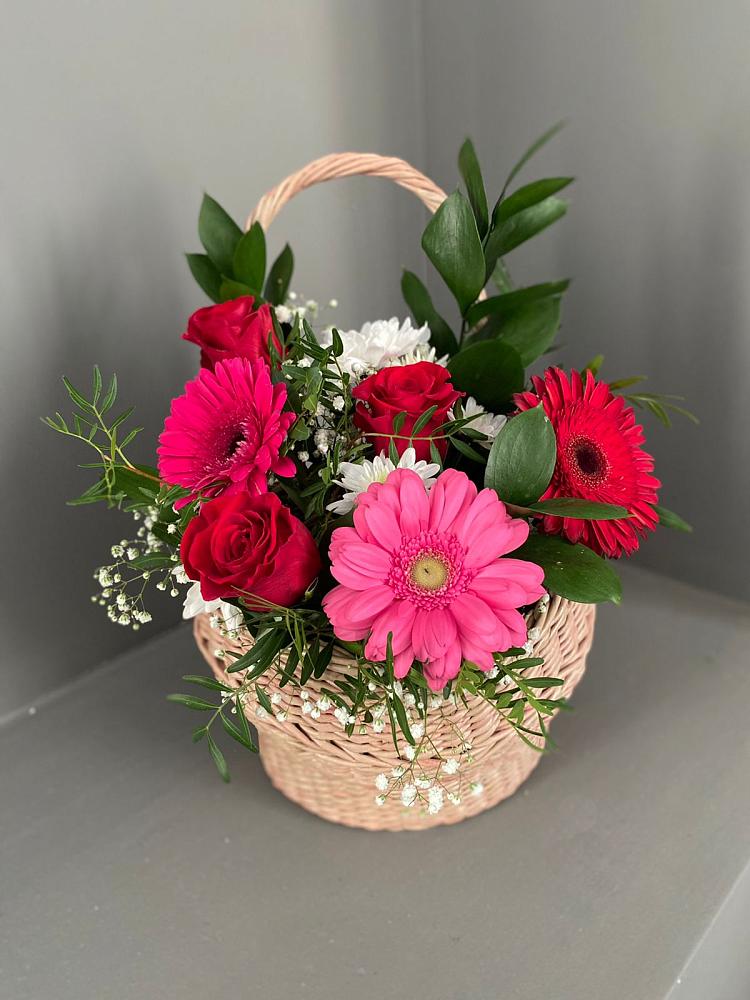 Цветочная композиция из Розы, Хризантемы и Герберы в корзине в Азово