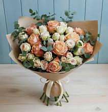 Букет цветов из:  Альстромерии и Розы в Азово