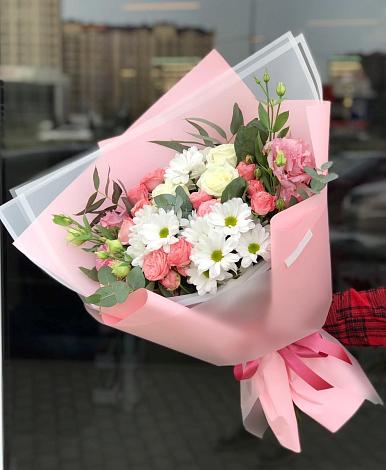 Букет цветов из: Розы, Лизиантусы и Хризантемы в Азово