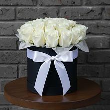 Цветочная композиция из Розы в шляпной коробке в Азово