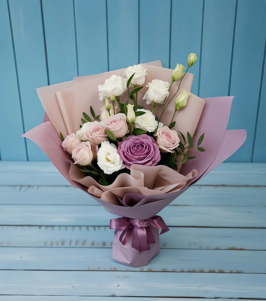 Букет цветов из: Розы и Лизиантусы в Азово