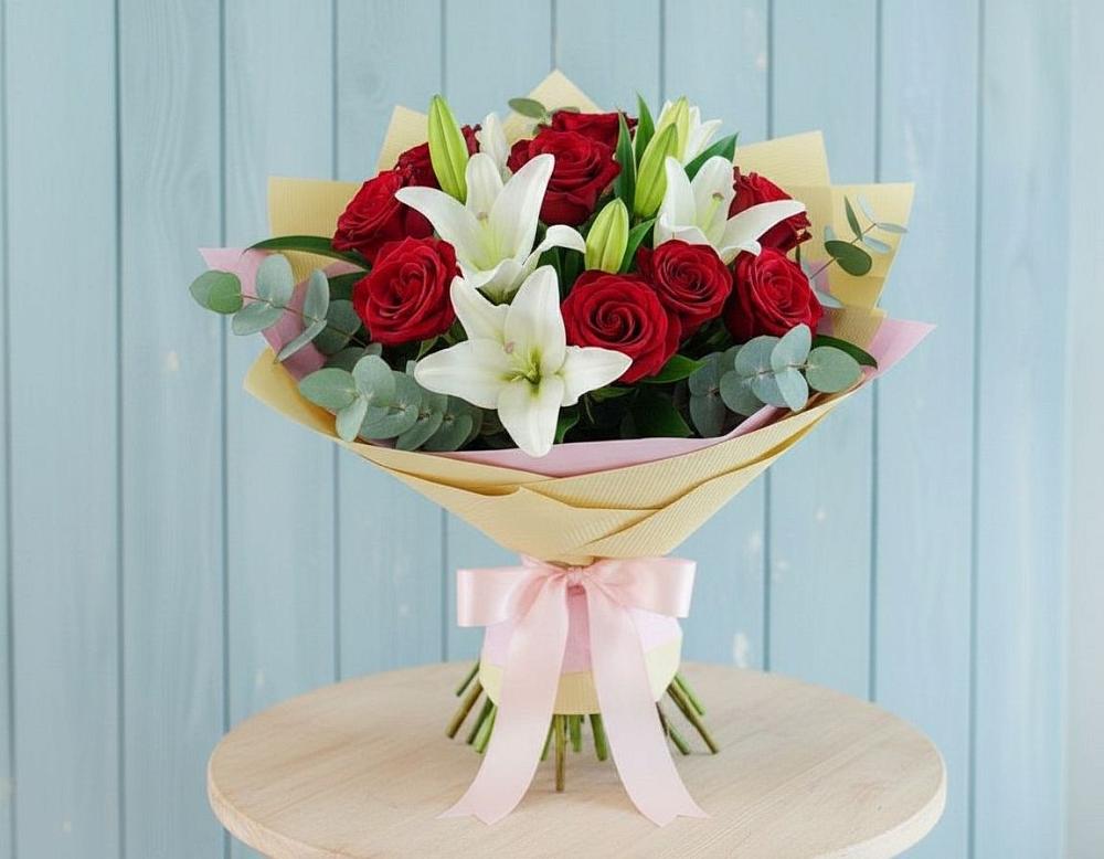 Букет цветов из: Лилии и Розы в Азово